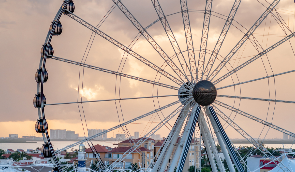 Ferris wheel Cancun
