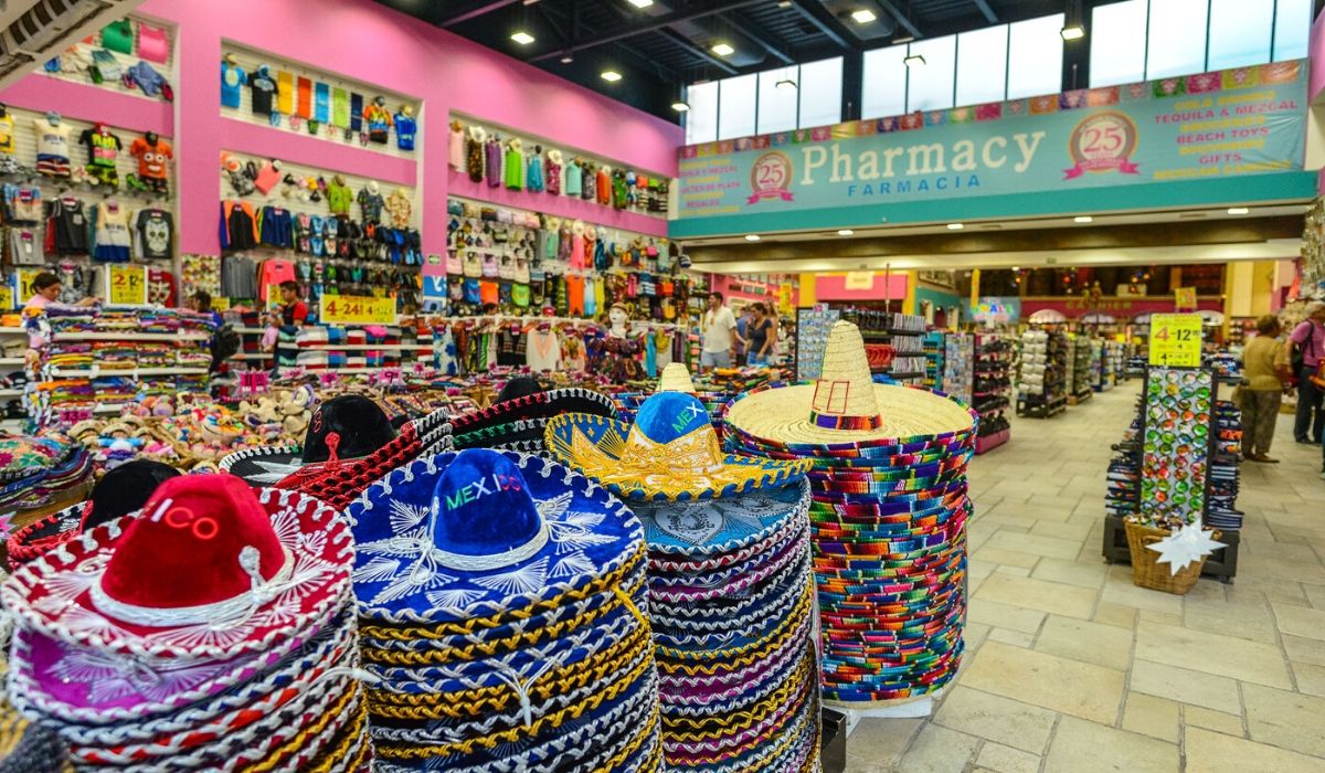 Best Tips For Souvenir Shopping During Vacations | Loco Gringo